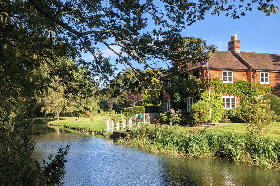 Waterside houses on Basingstoke Canal